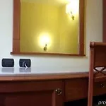 Bright Hotel 3*