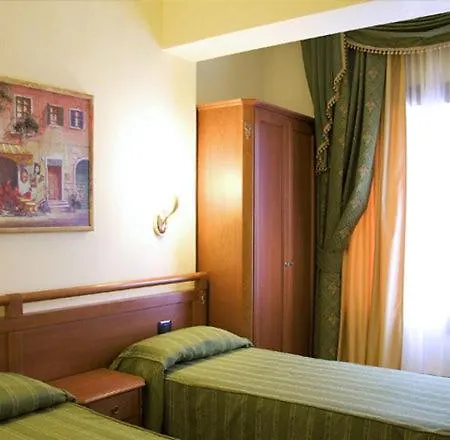 Bright Hotel 3*